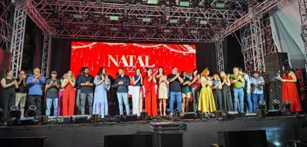 Município celebra 64 anos com show, decoração natalina e chegada do Papai Noel