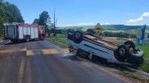Camionete capota após colisão com carro na PR-180