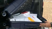 Denúncia leva Choque Canil a apreender celulares e vinhos em fundo falso de carros