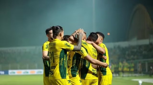 Avassalador, Mirassol goleia e derruba série invicta do Bahia no Brasileirão