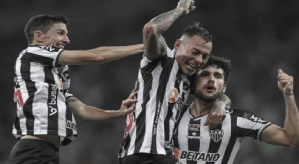 Atlético-MG atropela Athletico na final da Copa do Brasil
