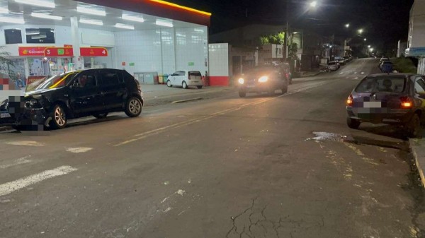 Colisão entre veículos é registrado no bairro da Cango