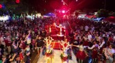 Enéas Marques recebe Papai Noel com grande espetáculo e recorde de público