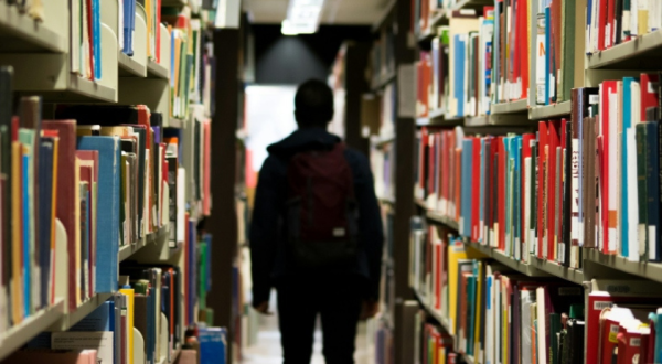 Nascidos em novembro e dezembro recebem pagamento da 6ª parcela do Incentivo-Frequência