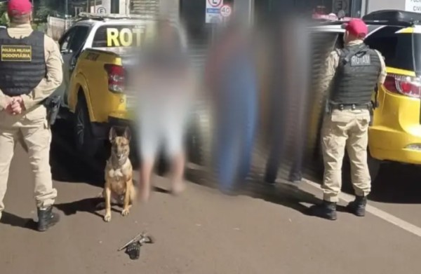 Operação policial na PR-182 apreende arma e cumpre mandado de prisão