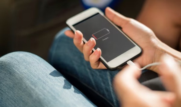 Corpo de Bombeiros alerta para riscos de acidentes com carregadores de celular