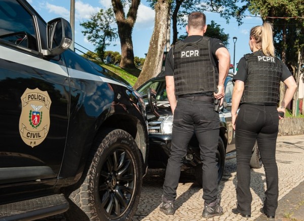 Polícia Civil prende dois suspeitos após disparo de arma de fogo em festa