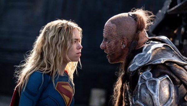 Supergirl estreia nos cinemas com trama mais emocional