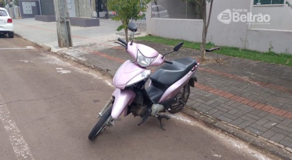 Motociclista e pedestre ficam feridos em atropelamento no Vila Nova