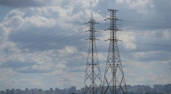 Governo publica MP para conter aumento na conta de luz após vetos caírem