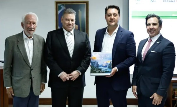 Ratinho Junior se reúne com representantes dos EUA para fortalecer parcerias no Paraná