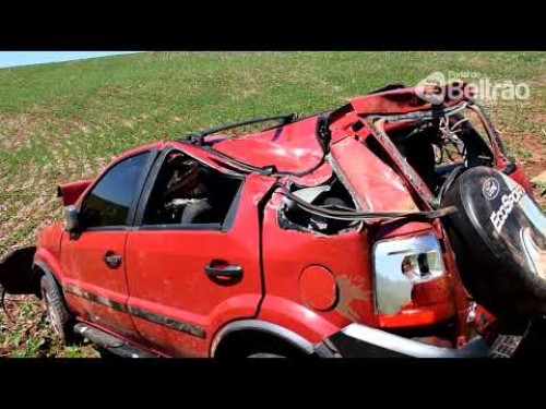 Ford EcoSport sai da pista e capota na BR 280 entre Flor da Serra e Marmeleiro