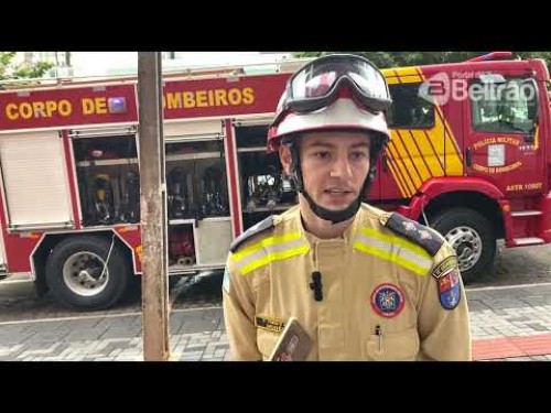 Corpo de Bombeiros atende ocorrência de incêndio em estabelecimento no Centro de Beltrão